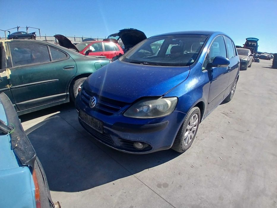 Dezmembram vw golf 5 plus 1.9 bkc