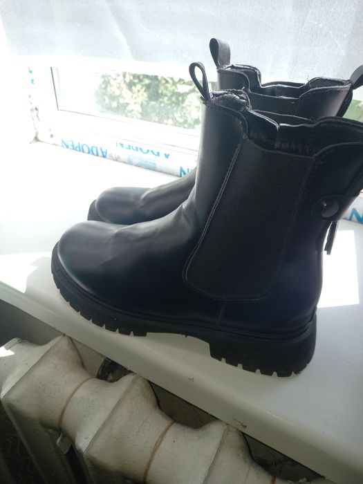 Продаются ботинки челси