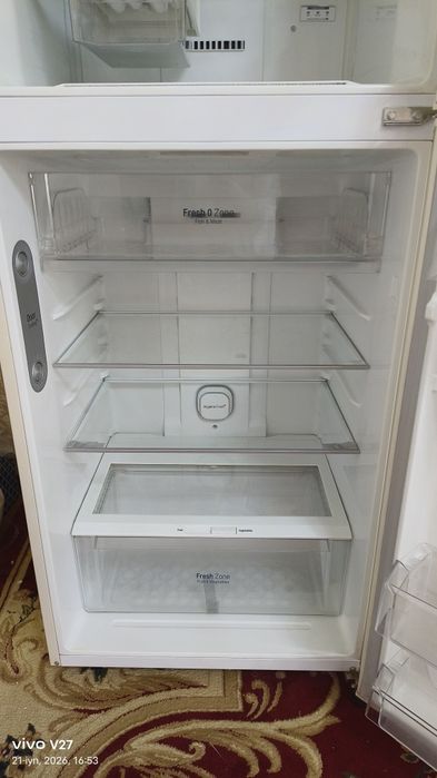 LG muzlatgich sotiladi