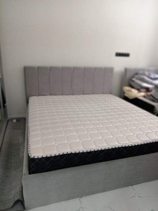 Продам кровать большую