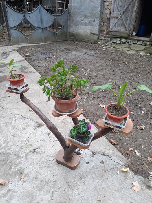 Suport de flori din lemn handmade