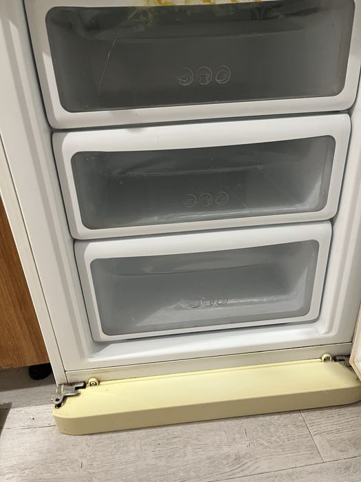 Продам холодильник LG