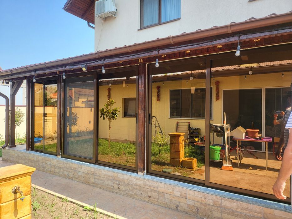 Închideri terase foișoare balcoane cu uși glisante din aluminiu
