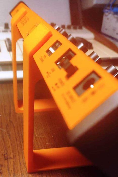 Vand suporti din plastic pentru Behringer Crave