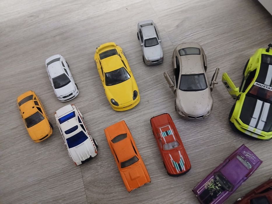 Метални коли .и.