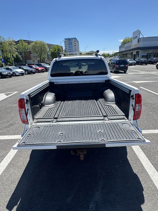 NISSAN NAVARA  volan dreapata