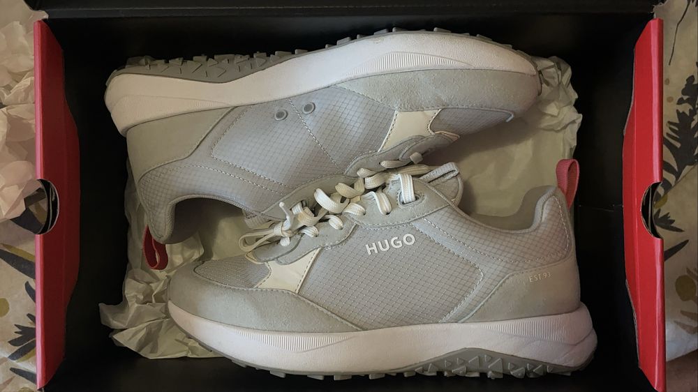 Сиви спортни маратонки