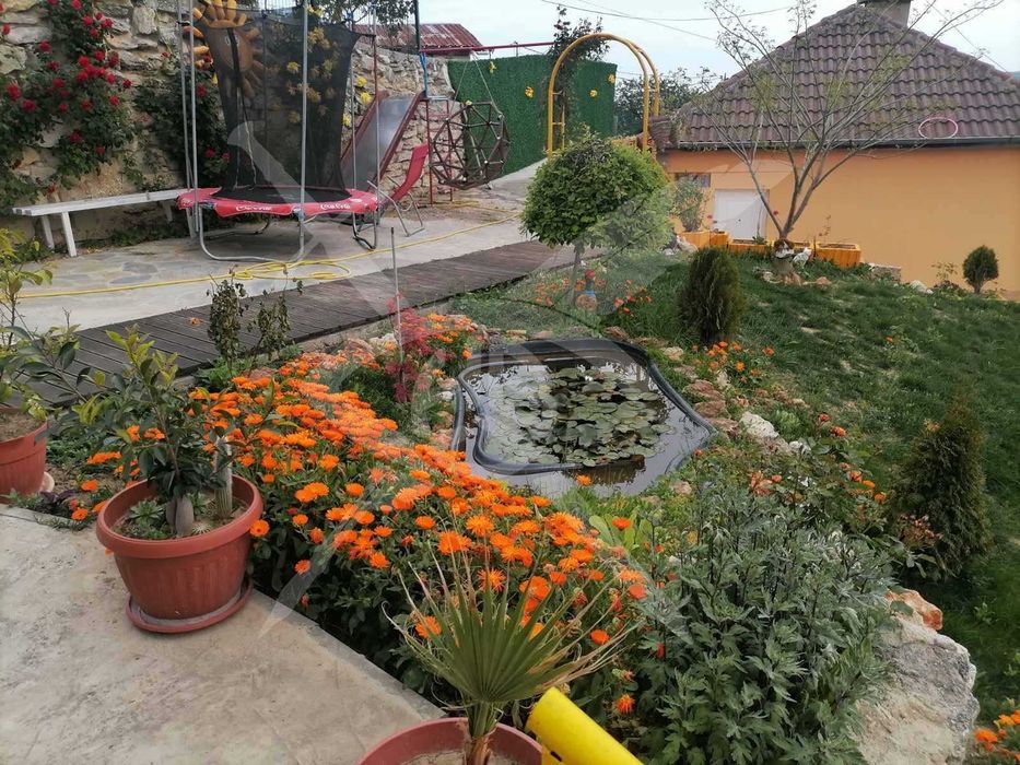 Продава се Къща в Варна, Левски - 120 кв.м за 2417 €/кв.м - Снимка #12