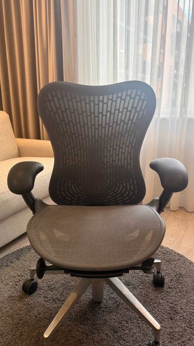 Herman Miller Mirra 2 - Офис Стол - Много Запазен