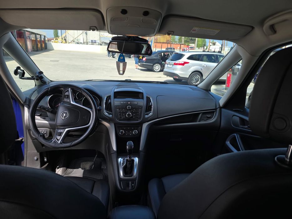 Opel Zafira An 2014  motor 1.9 diesel  7 locuri automata