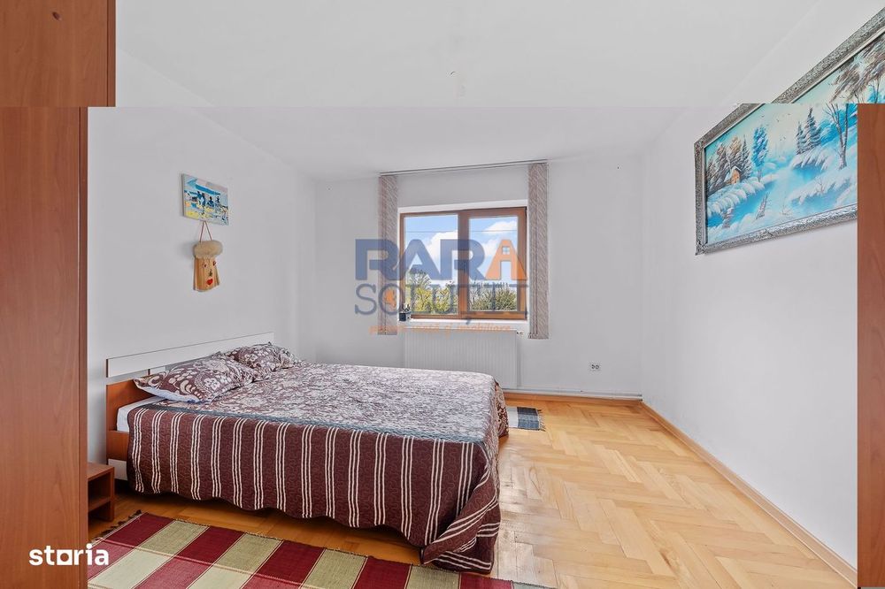 Vilă cu 6 dormitoare, 2 garaje, anexe multiple - 2076 mp teren