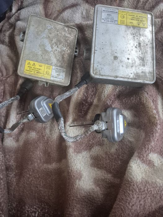 Vand două brasere cu tot cu becuri