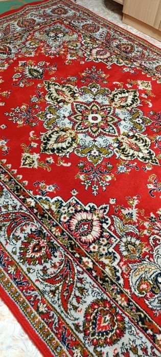 Ковёр советский, очень яркий, примерно 2х3 м