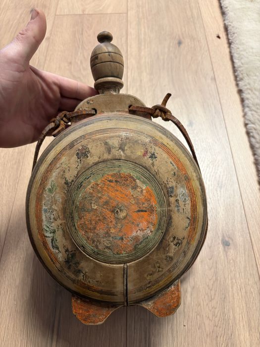 Vand ploscă rustică foarte veche.