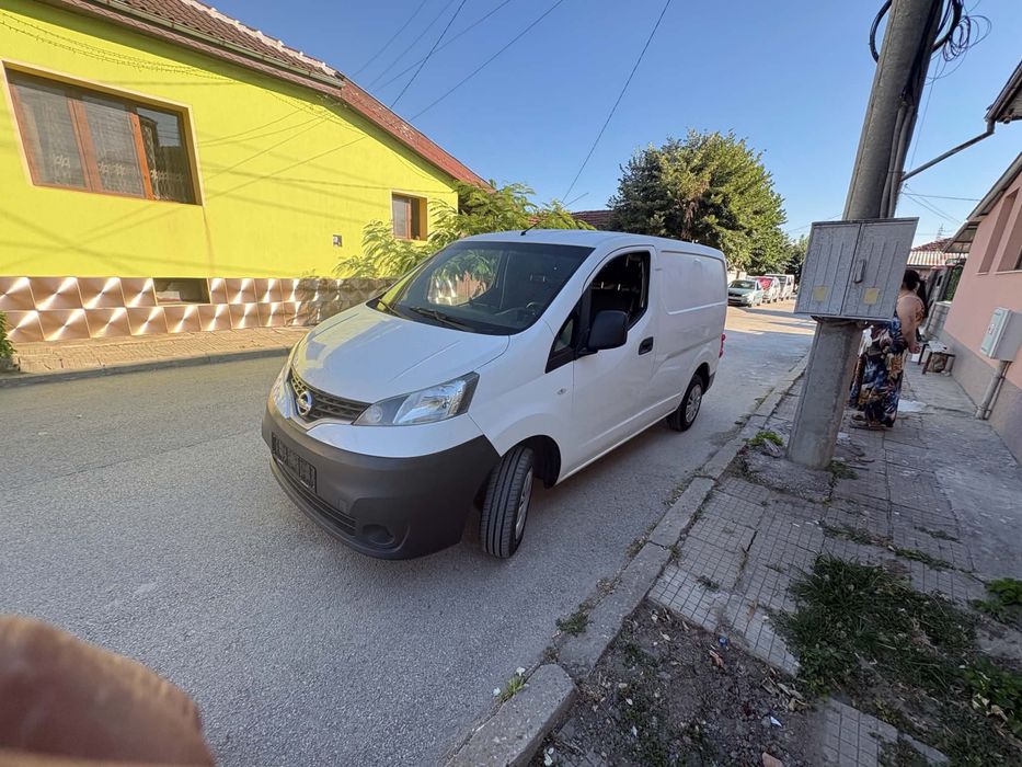 Продавам Nissan  NV200