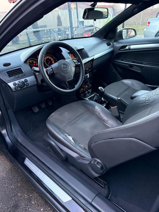 Opel Astra H GTC
