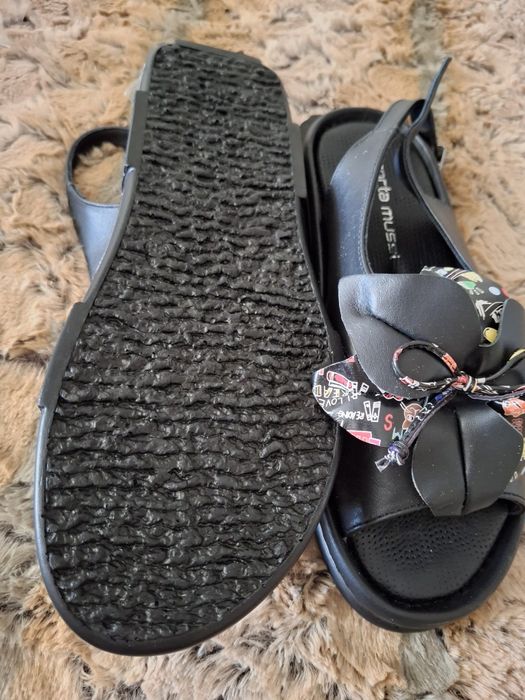 Продам летние босоножки.