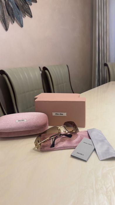 Ochelari de soare Miu Miu