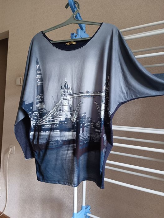 Продам женскую блузку