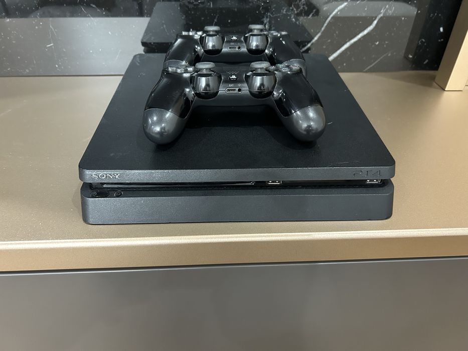PlayStation 4 slim 1TB+10 игр