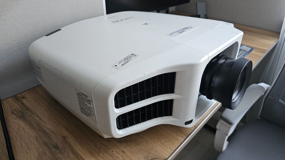 Проектор Epson EB-G7900U