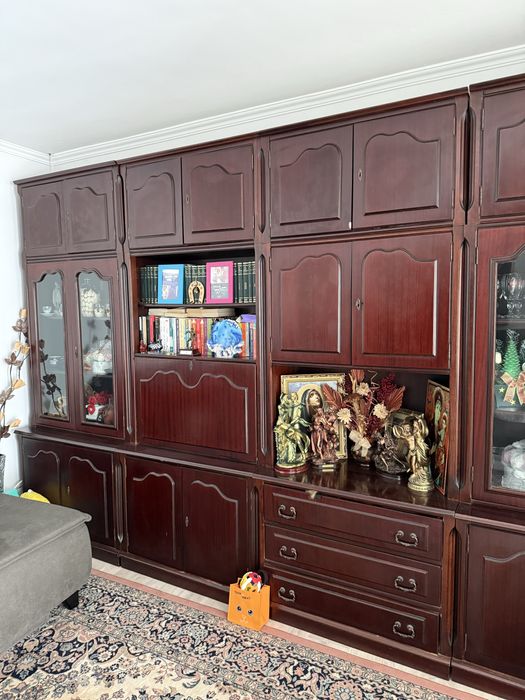 Mobilă living lemn masiv + masă extensibilă + 6 scaune – stare foarte bună