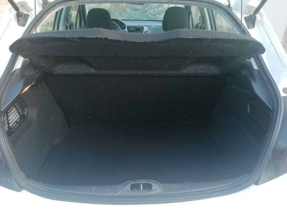 Vand Peugeot 208 Like, 106000km, fabr. 2018, avantaj client 1100 euro.