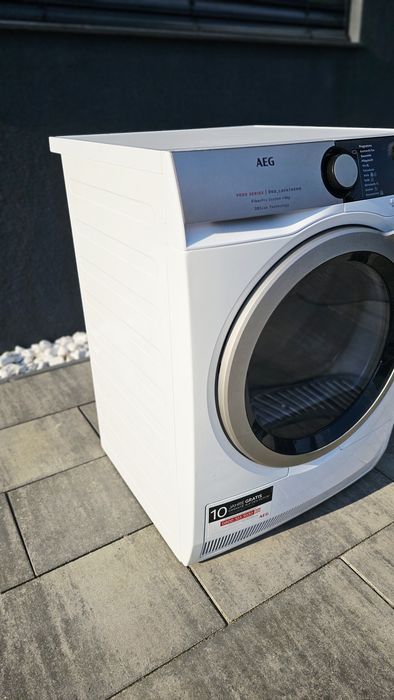 Uscator de haine Aeg seria 9000 cu 3D scan fiber pro.