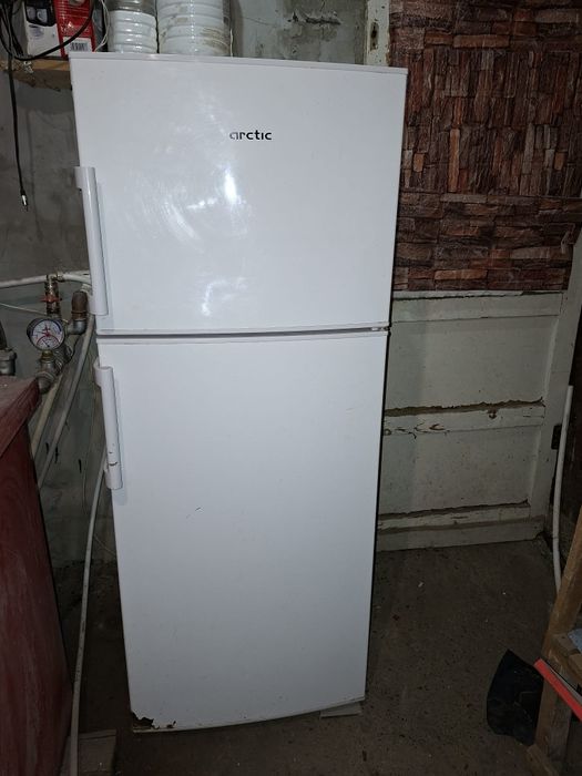 Vând frigider in stare buna