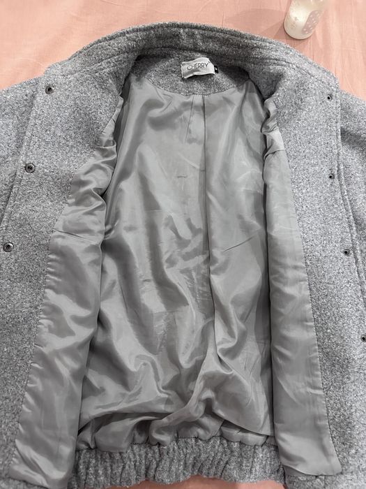 Продам бомбер-пальто на резинке