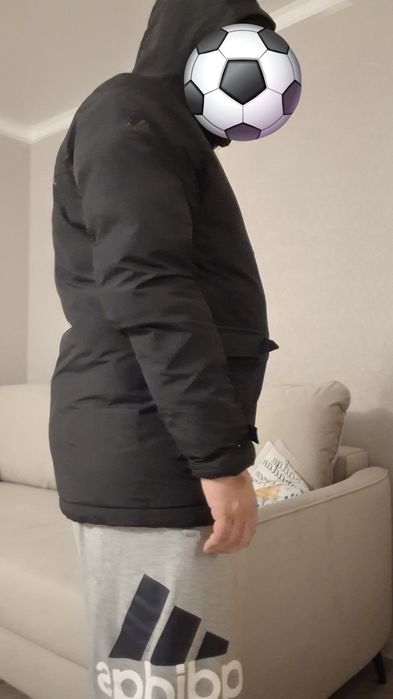 Продам орегенал Adidas куртку