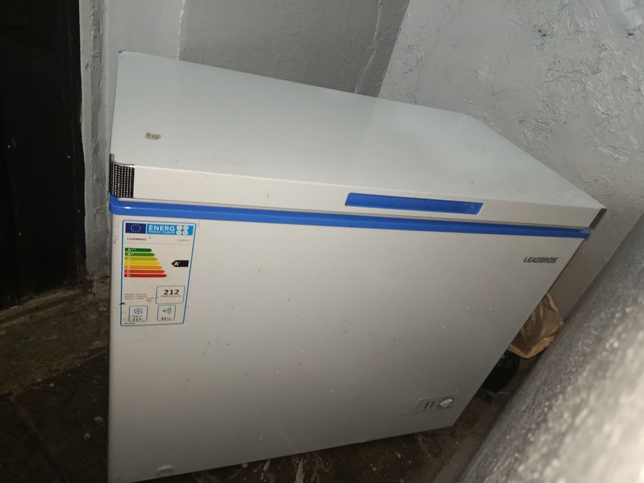 Продам Морозильник