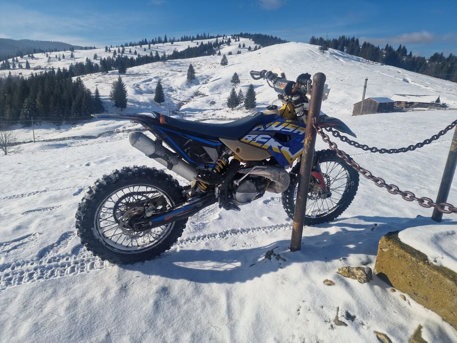 Schimb cu moto de stradă  Husaberg 3002t 2012 cu acte