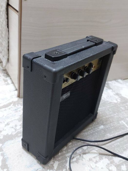 Электрогитара Terris с полным комплектом