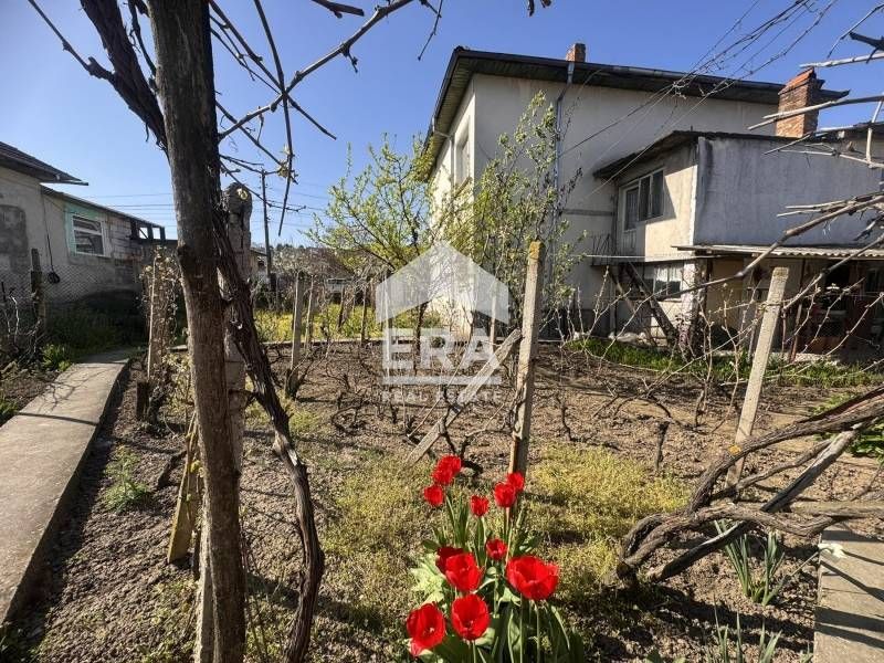 ЕКСКЛУЗИВНО! ЕРА ДРЪСТЪР предлага за продажба част от къща в с. Айдеми