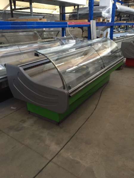 продавам хладилна витрина