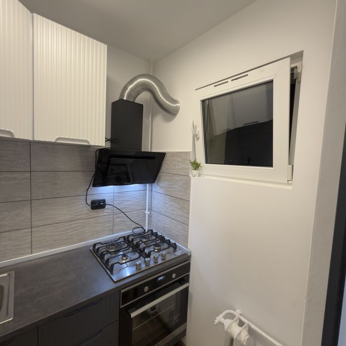 PROPRIETAR:  Titan, Garsoniera Renovata Complet - Mutare Imediata