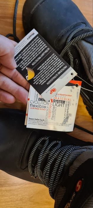 Bocanci piele, marime 42, noi, cu eticheta