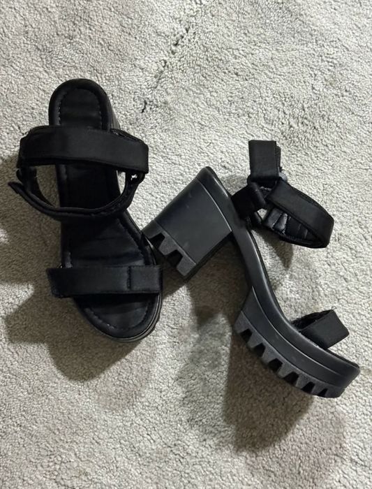 Женские сандали на платформе