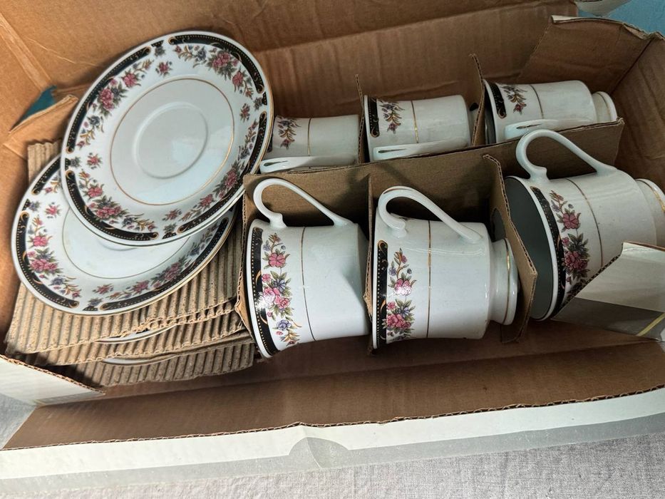 Продам сервиз комплект