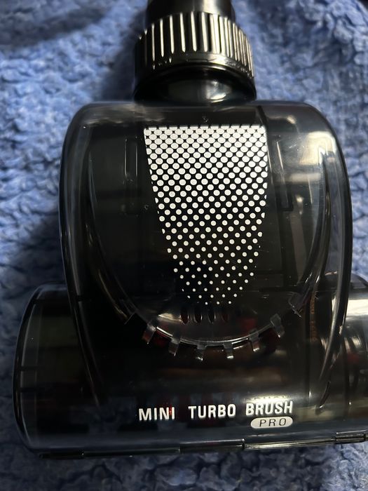 Щетка на пылесос