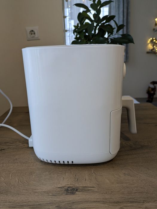 Продавам Xiaomi Smart Air Fryer Pro 4L – като нов