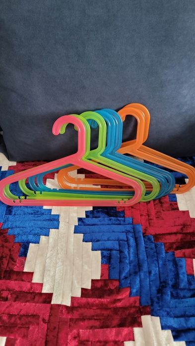 7 штук, плечиков детские Икеа