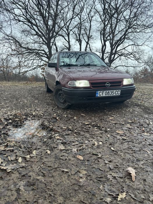 Продвавам опел астра ф 1.4 60 коня