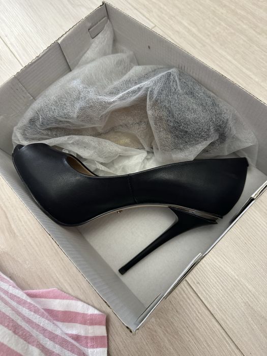 Туфли шпильки кожаные Basconi