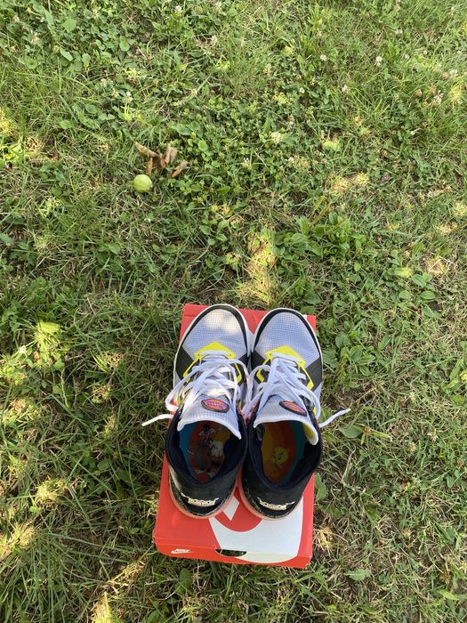Vând adidași Nike limited edition