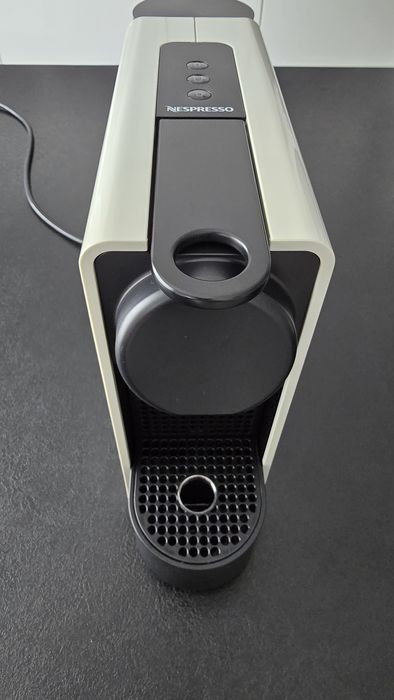 Espressor Nespresso Essenza Plus