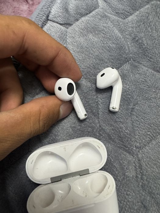 vand casti airpods 4