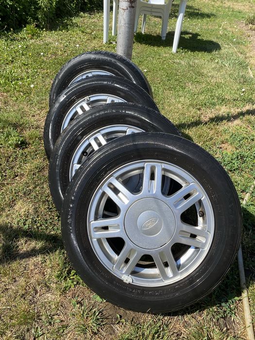 De vânzare 2 seturi de jante r14