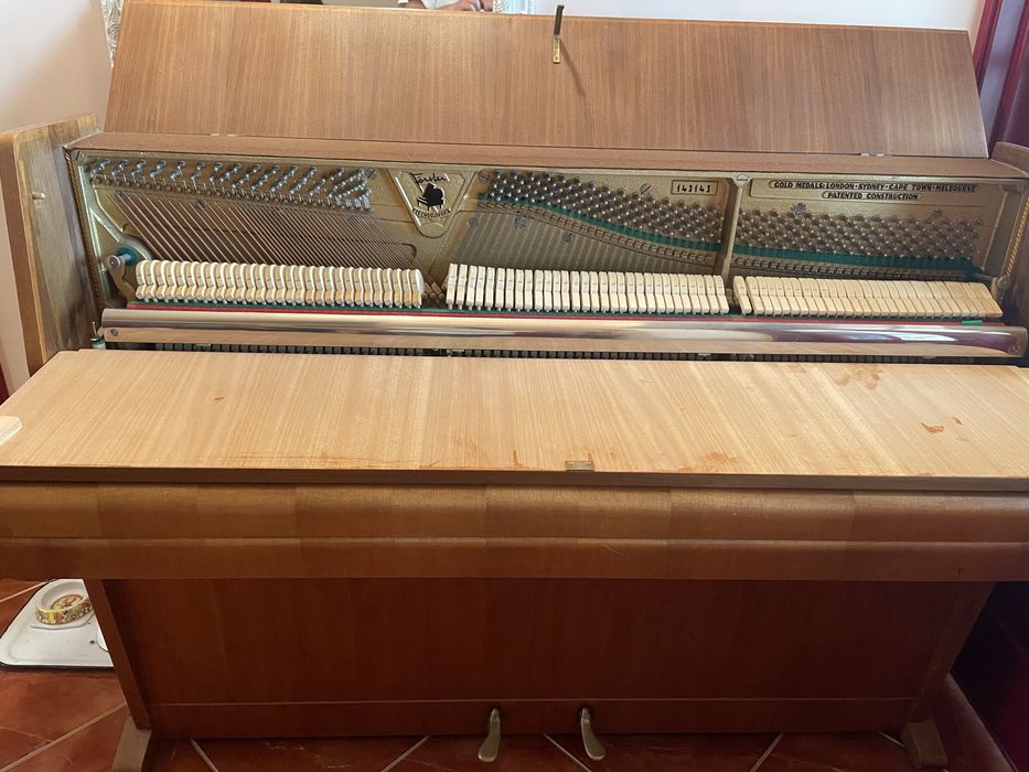 Pianina August Forster (Cehoslovacia)